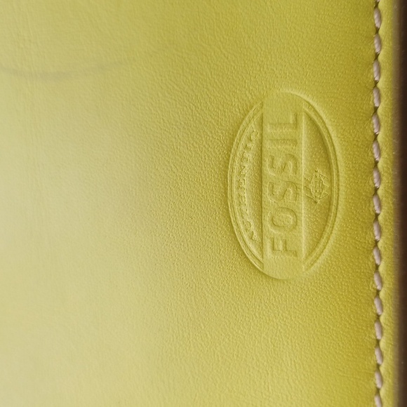 Fossil  clutch/ wallet